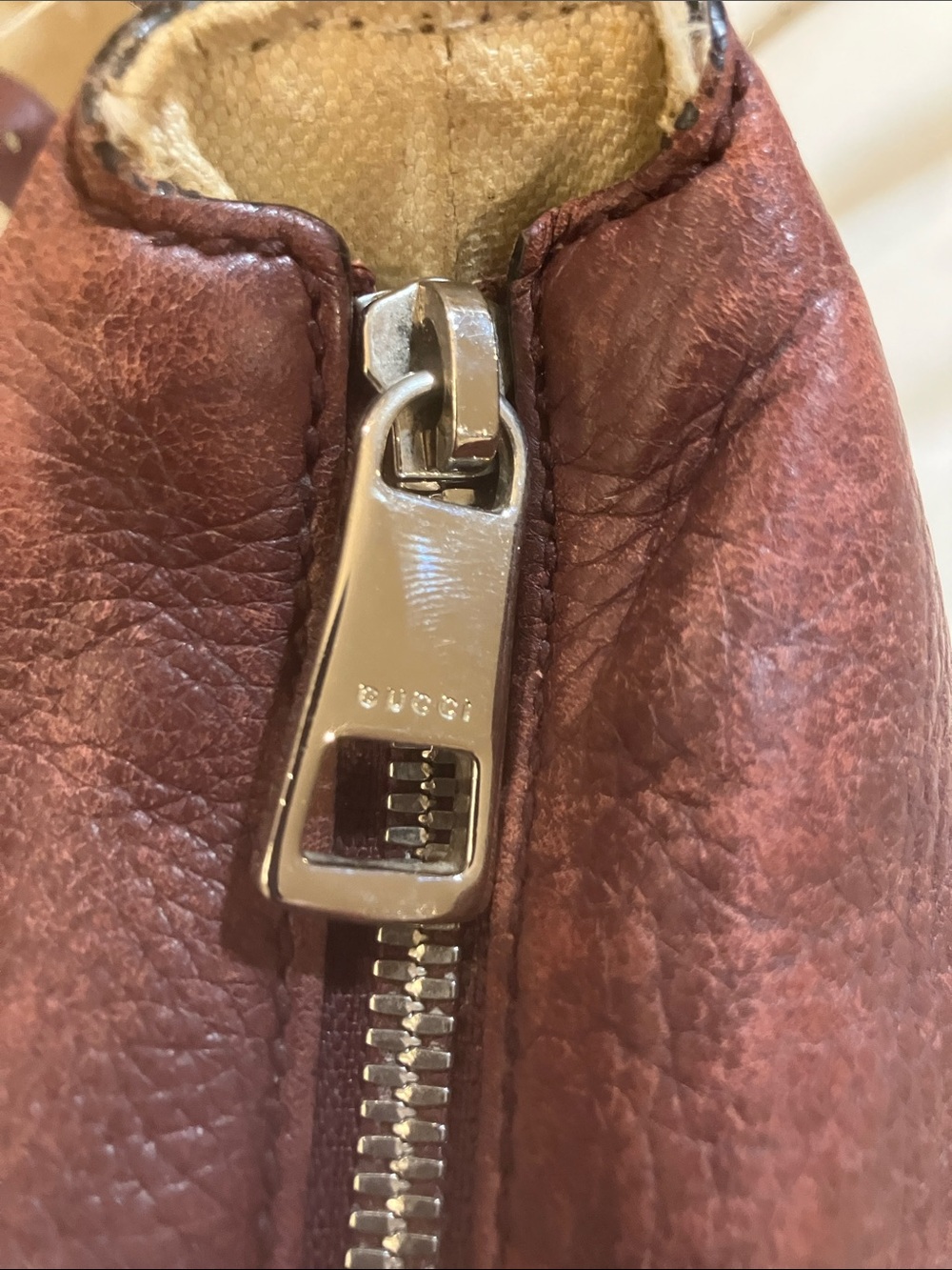 Gucci Soho Interlocking GG Crossbody Bag Wine Bordeaux Leather - Picture 14 of 14